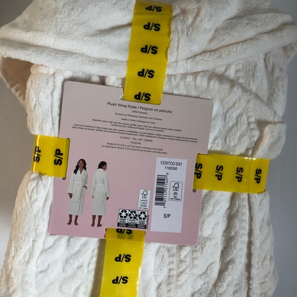 Room Service Cable texture plush women's robe - Picture 3 of 3